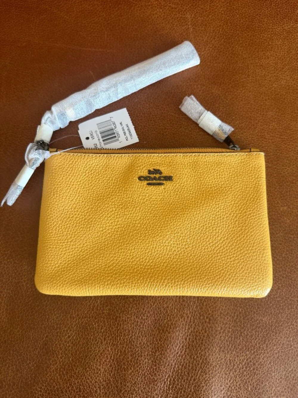 NWT Coach Women's Honeycomb Pebbled Leather Wristlet # 22952